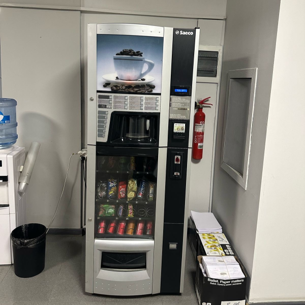 Saeco Diamante Coffee & Snack Vending Machine