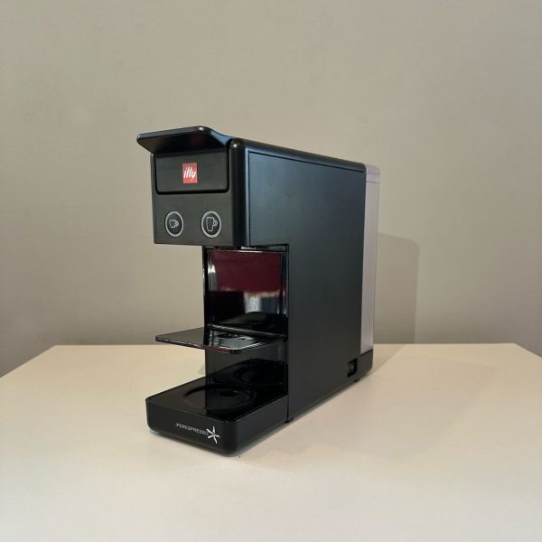 Illy Y3 Espresso Machine for IperEspresso Capsules (black)